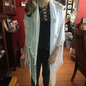 LIST White Floral Shawl - List